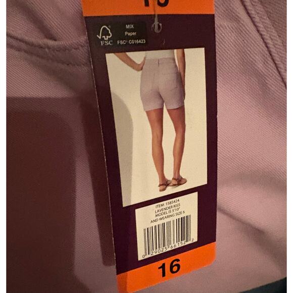 Gloria Vanderbilt Amanda Short Lavender Kiss Size 16 Short Length High Rise NWT - Picture 7 of 7